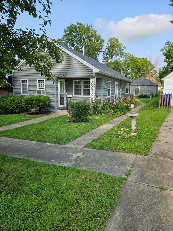 15 5th Ave NE, Oelwein, IA 50662