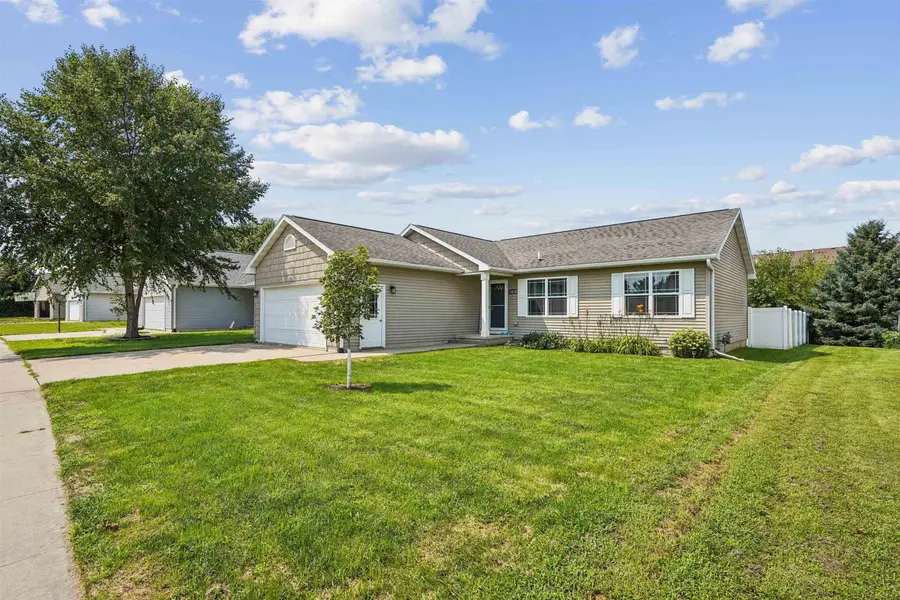 1408 Meadowview Lane, Waverly, IA 50677 - #2