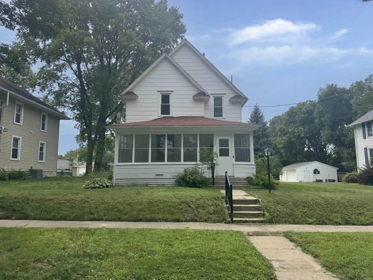 920 N Adams Avenue, Mason City, IA 50401 - #1