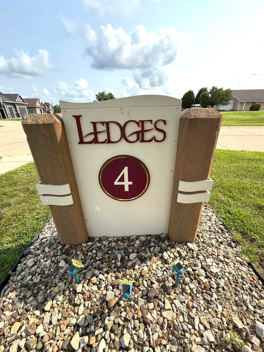 1412 Stone Lane #407, Waverly, IA 50677 - #3