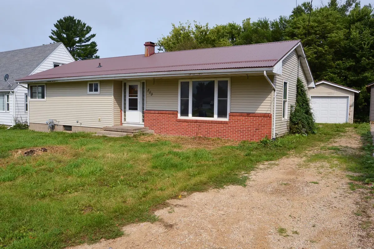 309 E Niagara Street, Garnavillo, IA 52049 - #1