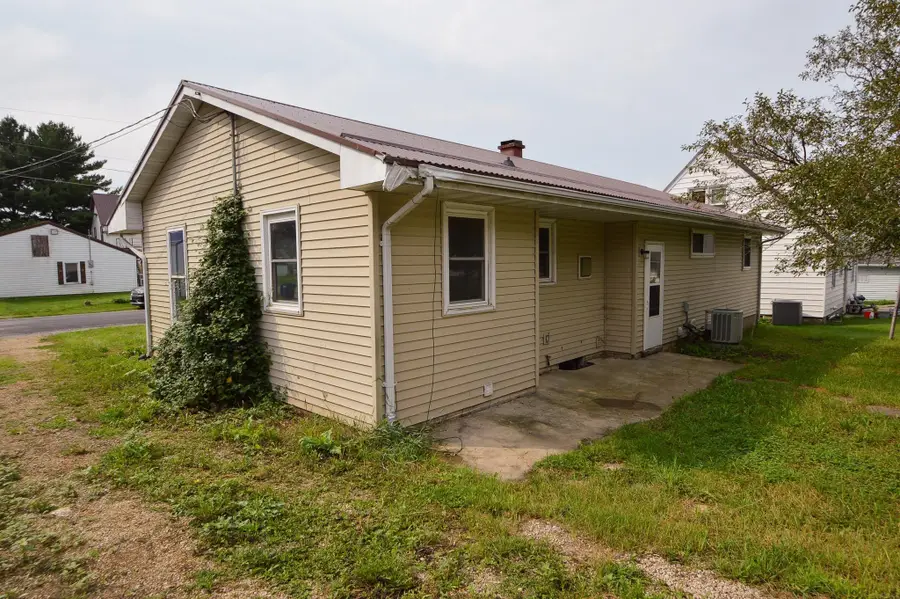 309 E Niagara Street, Garnavillo, IA 52049 - #3