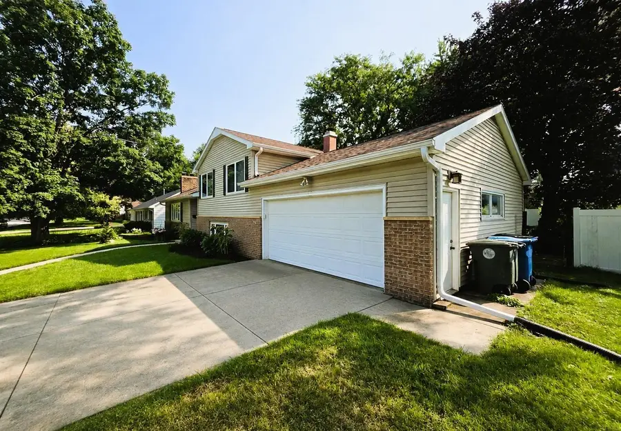 257 Crestview Avenue, Waterloo, IA 50701 - #2
