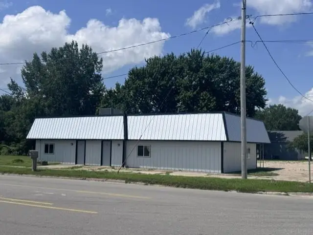 400 S Frederick, Oelwein, IA 50662 - #1