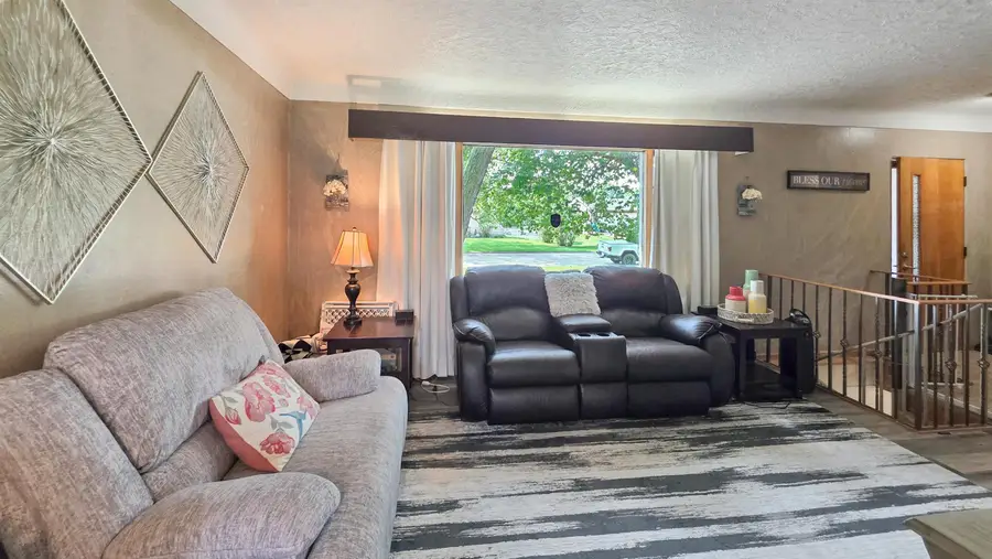 4004 Scenic Drive, Waterloo, IA 50701 - #3