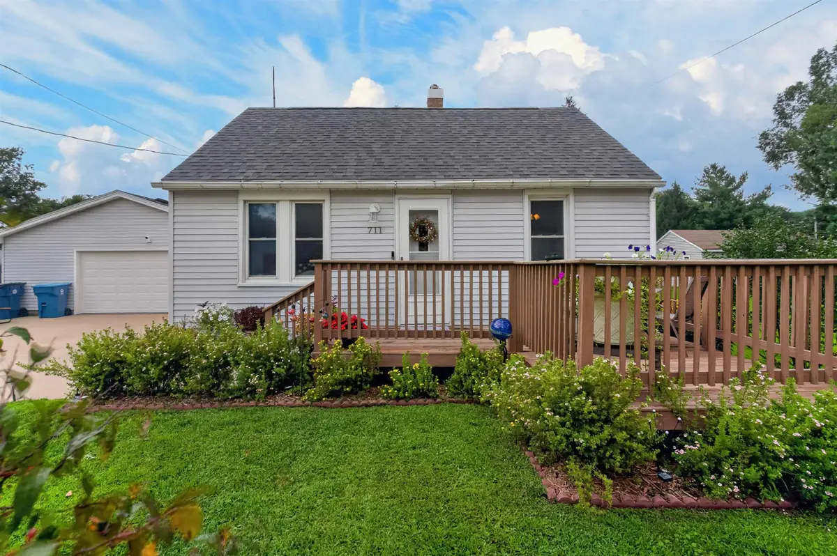 711 Bishop Avenue, Waterloo, IA 50707 - #1