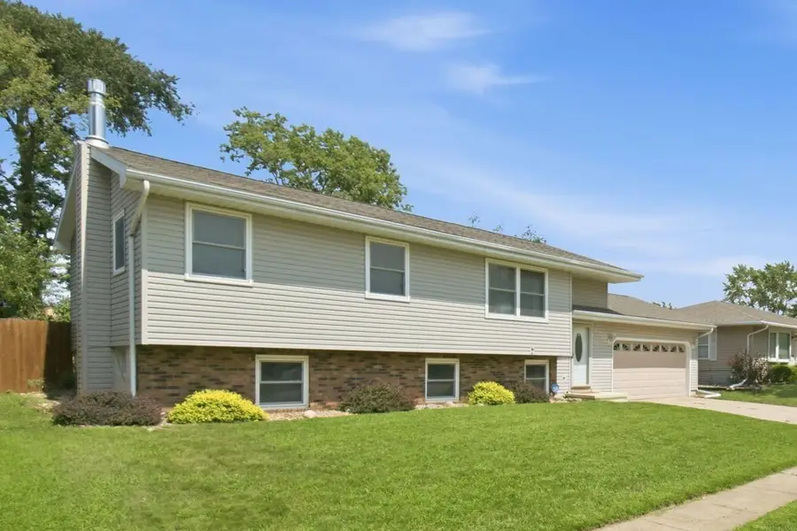 1215 Kaplan Drive, Waterloo, IA 50702 - #3