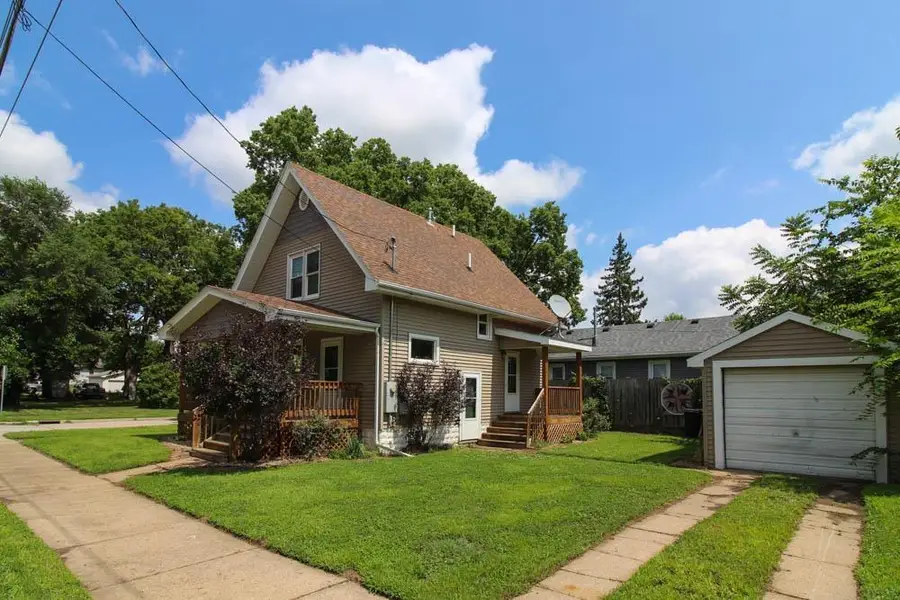 924 Burton Avenue, Waterloo, IA 50703 - #2