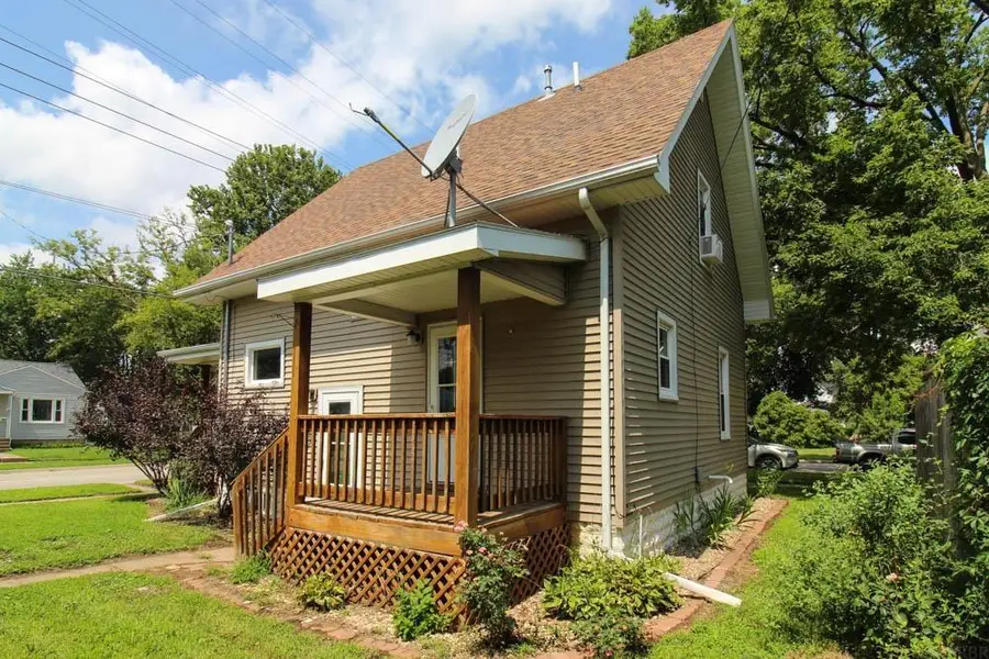 924 Burton Avenue, Waterloo, IA 50703 - #3