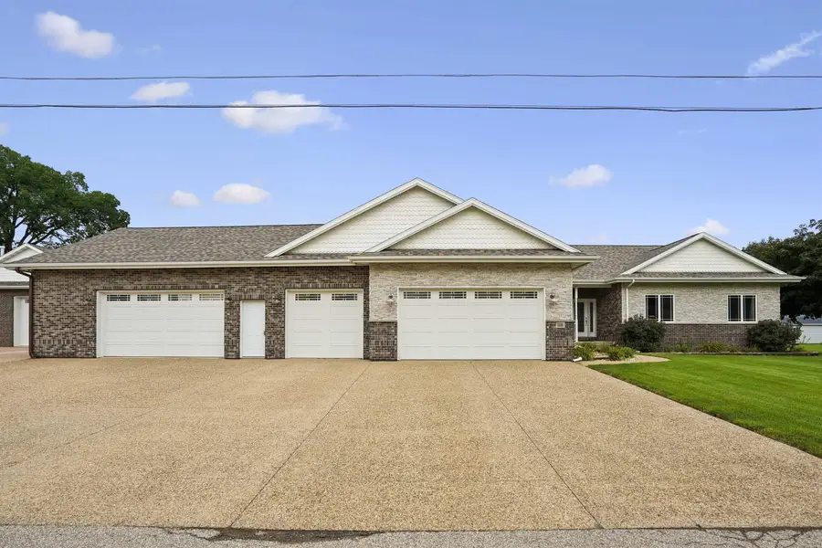 1121 Ann Street, Waterloo, IA 50707 - #2