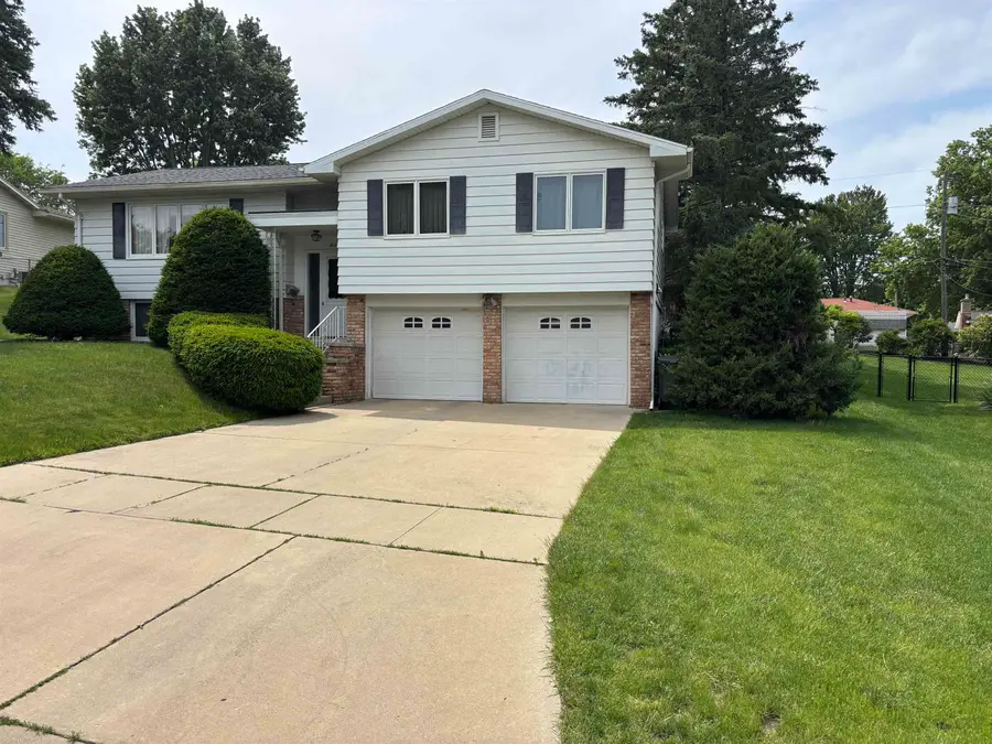 2620 Crestline Avenue, Waterloo, IA 50702 - #3