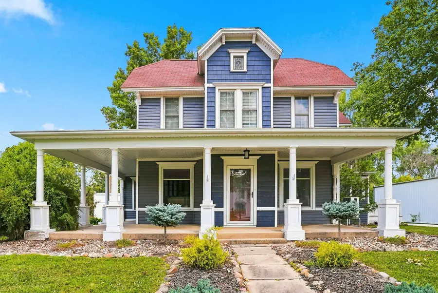 806 E Main Street, New Hampton, IA 50659 - #2