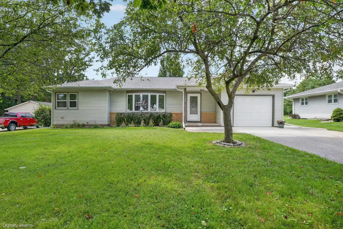 3407 Veralta Drive, Cedar Falls, IA 50613 - #1