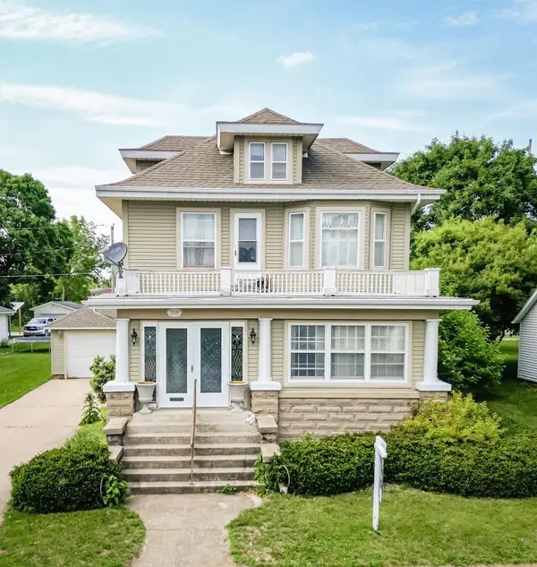 208 W 6th Street, Sumner, IA 50674