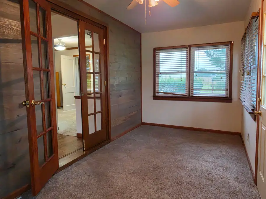 4503 Independence Avenue, Waterloo, IA 50703 - #3