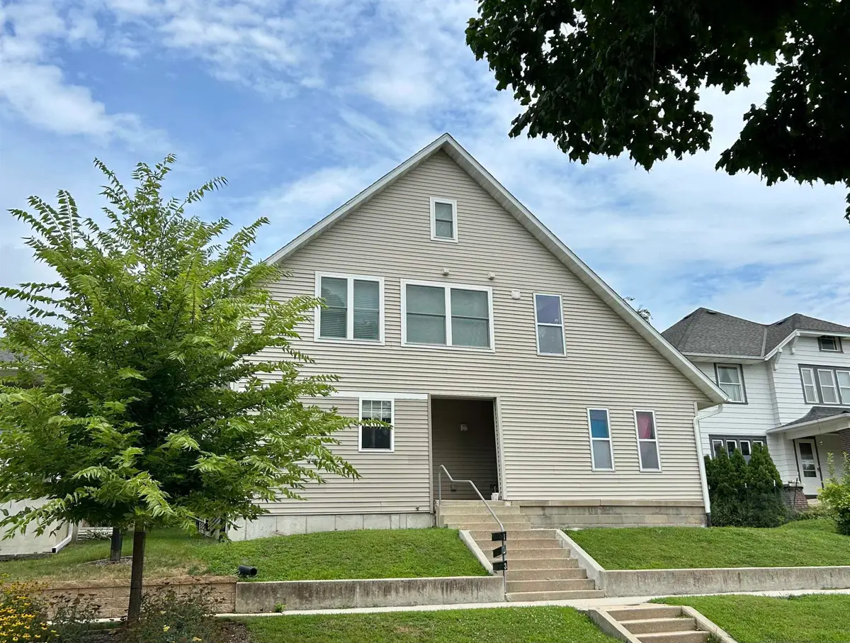 404 Jefferson Street, Decorah, IA 52101 - #1