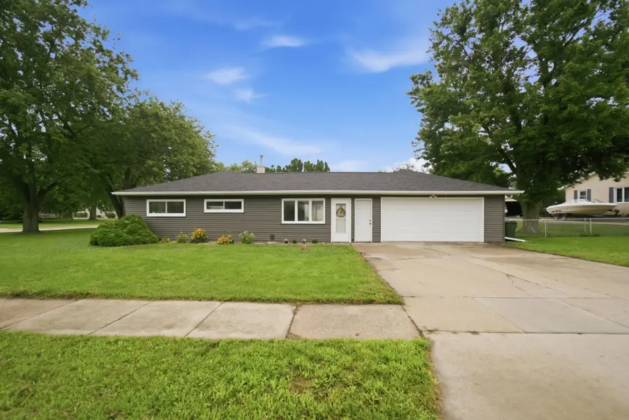 4110 Rownd Street, Cedar Falls, IA 50613 - #2
