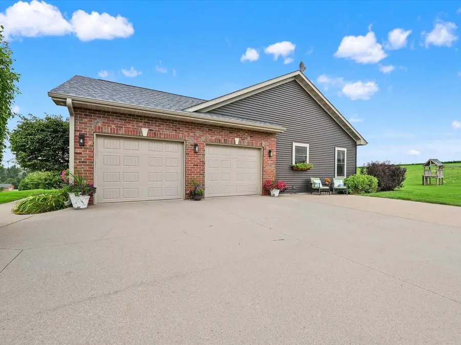 7460 Prairie View Lane, Dubuque, IA 52003 - #3