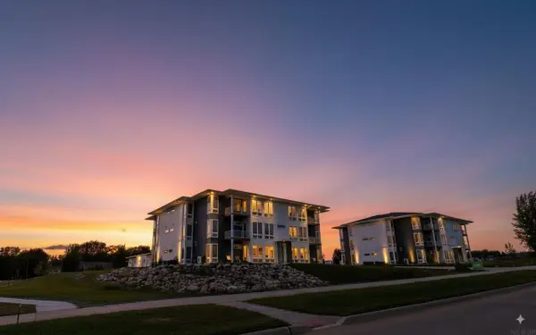 4015 Cedar Heights Drive #5, Cedar Falls, IA 50613