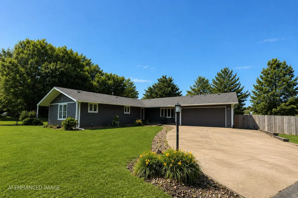 201 Oak Park Circle, Parkersburg, IA 50665 - #1