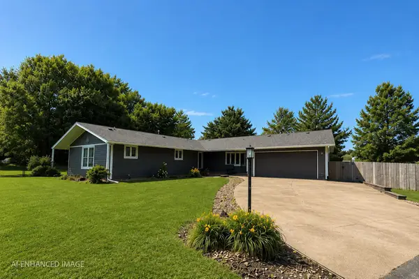 201 Oak Park Circle, Parkersburg, IA 50665