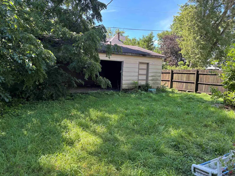 219 Reber Avenue, Waterloo, IA 50701 - #3