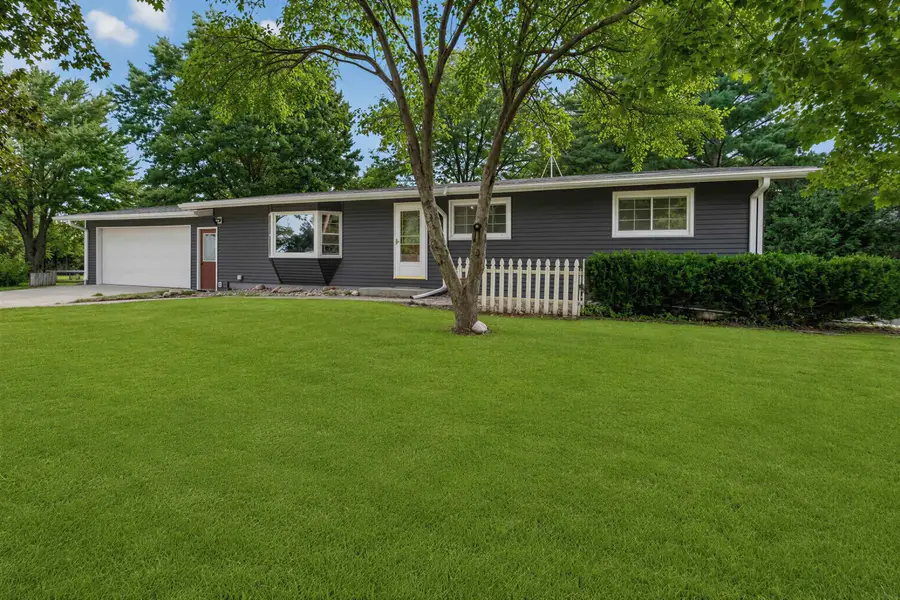 9042 Douglas Drive, Waterloo, IA 50701 - #3