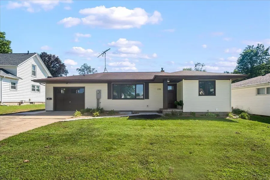 235 E Franklin, Denver, IA 50622 - #2