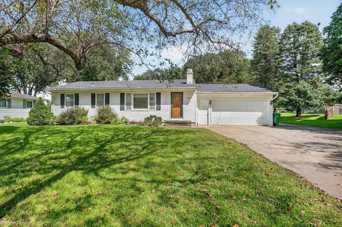 5147 Foulk Rd, Waterloo, IA 50702 - #1