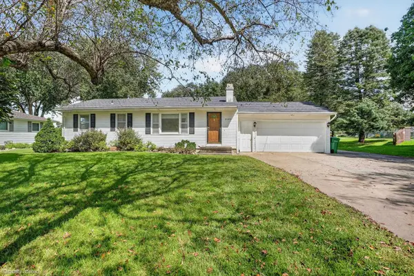 5147 Foulk Rd, Waterloo, IA 50702