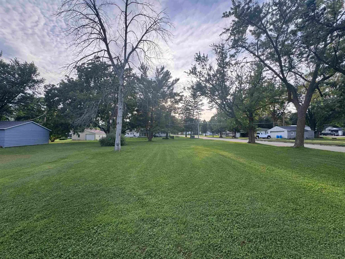 420 5th Ave Ne, Oelwein, IA 50662 - #1