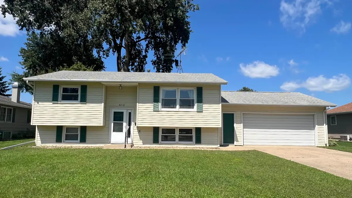 613 W Wilson Street, New Hampton, IA 50659 - #1