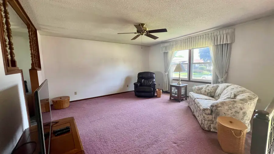 613 W Wilson Street, New Hampton, IA 50659 - #3