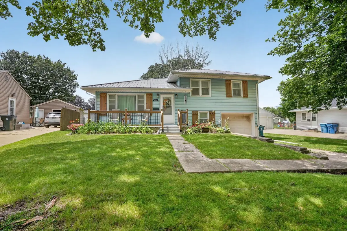 1220 Julian Avenue, Waterloo, IA 50701 - #1