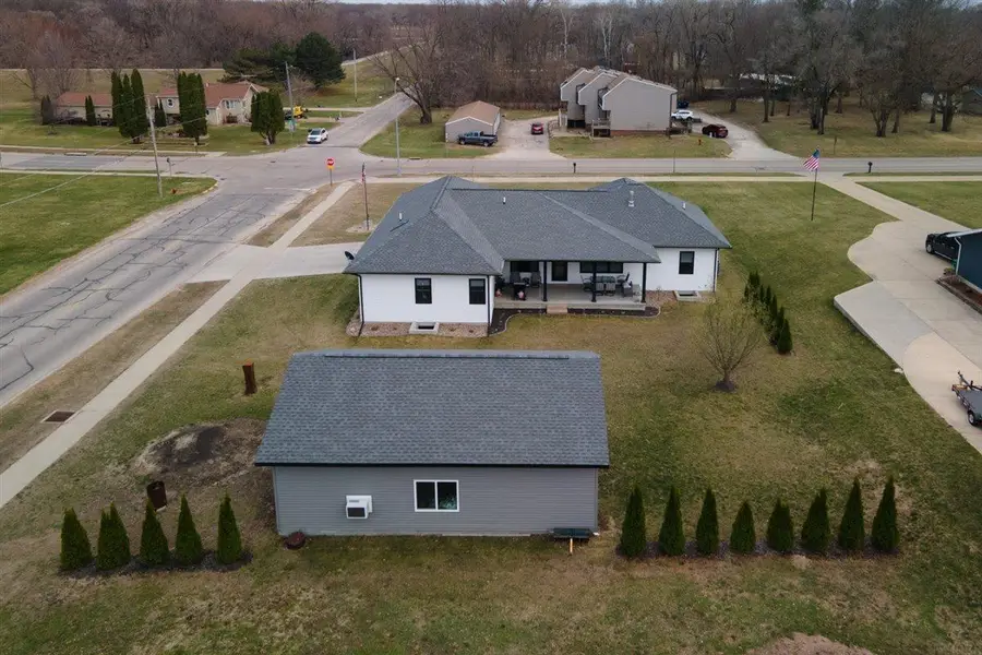 947 Gilbert Road, Evansdale, IA 50707 - #2