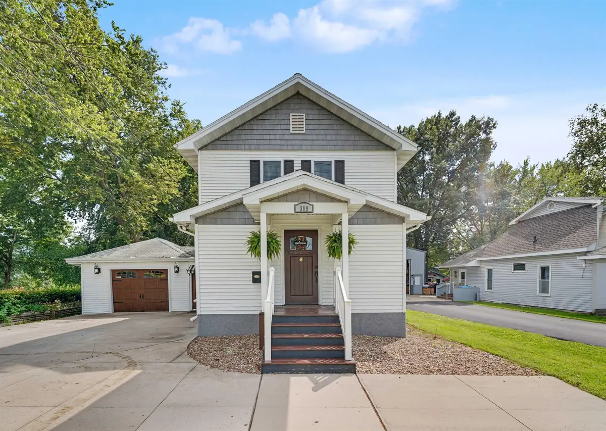 309 SE 6th Street, Independence, IA 50644 - #1