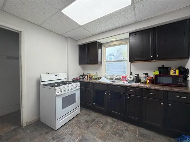 704 W 1st Street, Waterloo, IA 50701 - #3