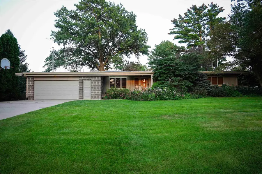 215 Lillian Lane, Waterloo, IA 50701 - #3