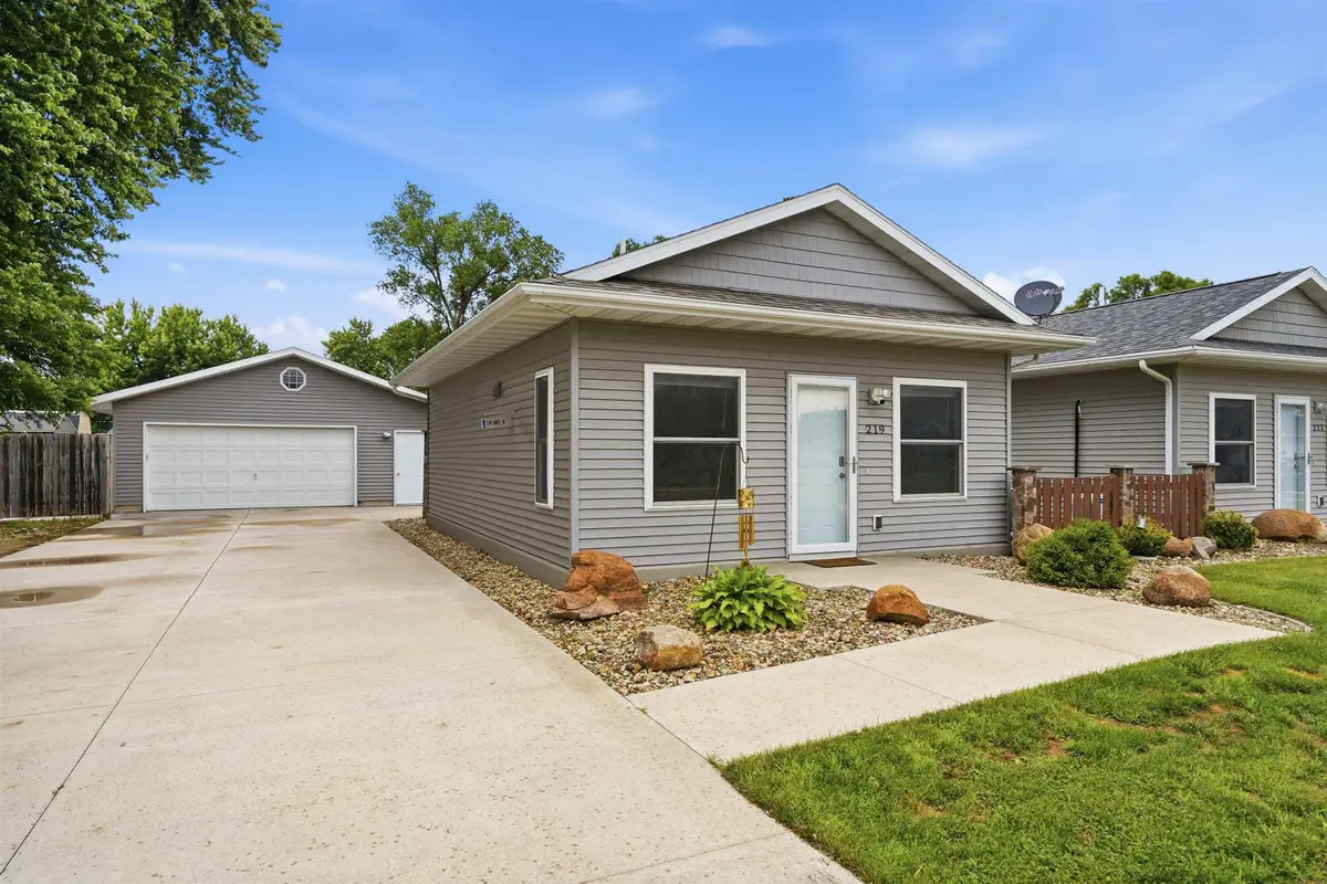 219 Collins Avenue, Evansdale, IA 50707 - #1