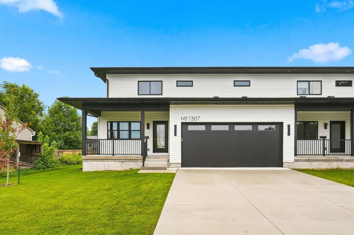1307 W 19th Street, Cedar Falls, IA 50613 - #1
