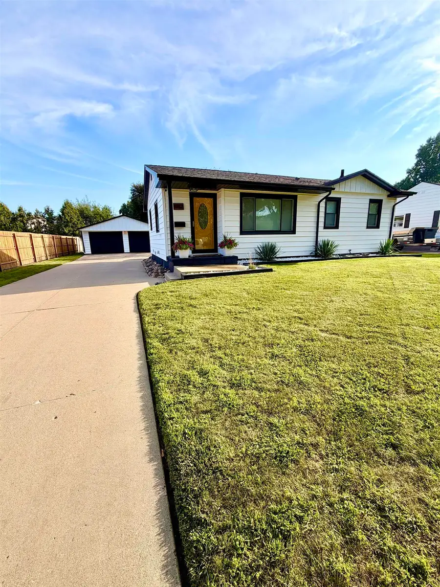 1912 Bourland Avenue, Waterloo, IA 50702 - #2