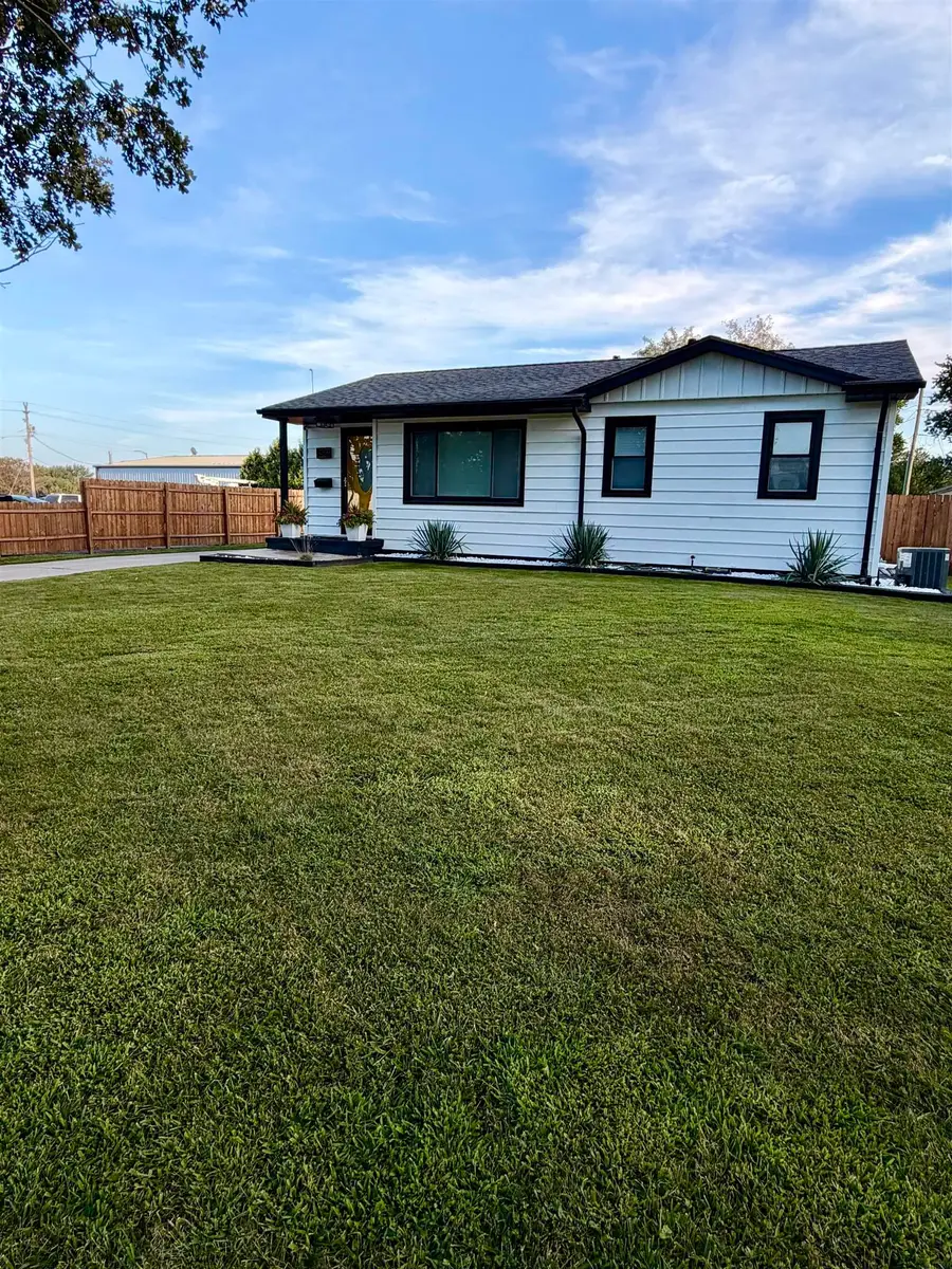 1912 Bourland Avenue, Waterloo, IA 50702 - #3