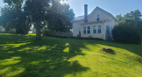 302 E Van Buren Street, Garnavillo, IA 52049