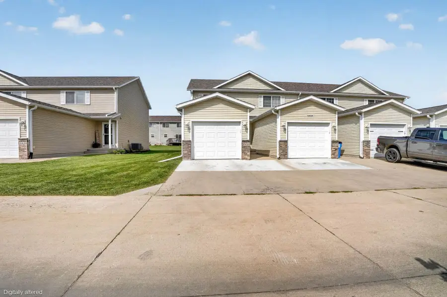 3416 Destin Drive, Waterloo, IA 50702 - #3