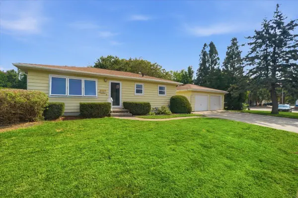501 Park Lane, Waterloo, IA 50702