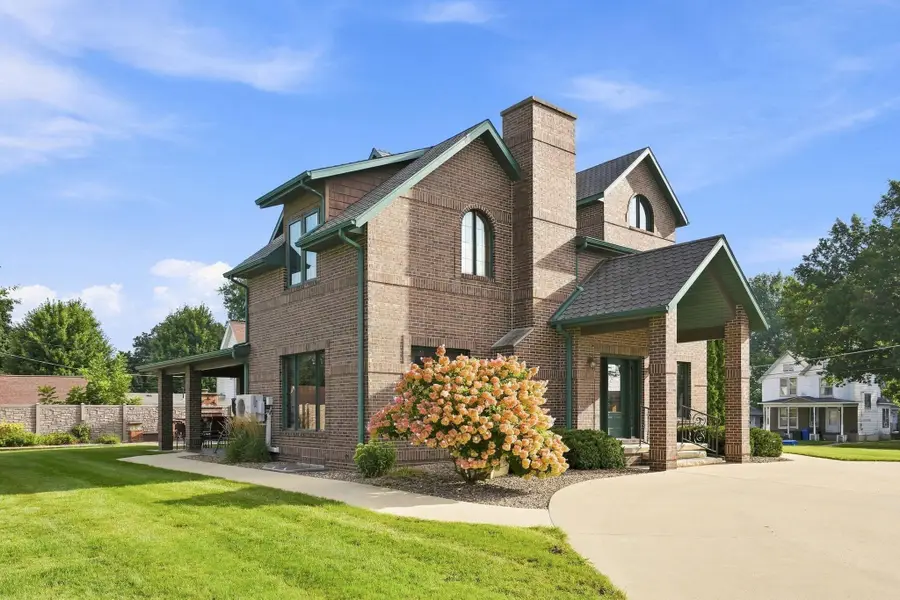 14 E Hale Street, New Hampton, IA 50659 - #2