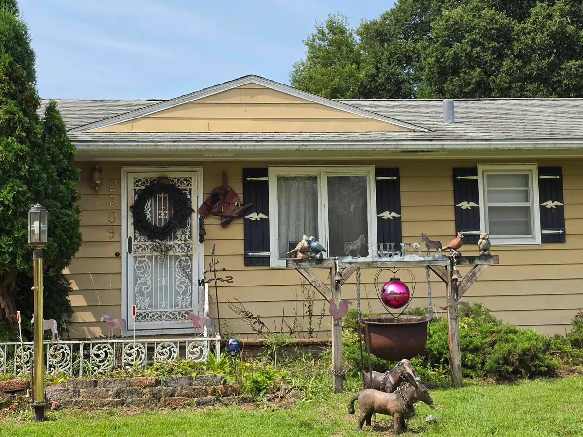 2309 Spring View Street, Waterloo, IA 50707 - #1