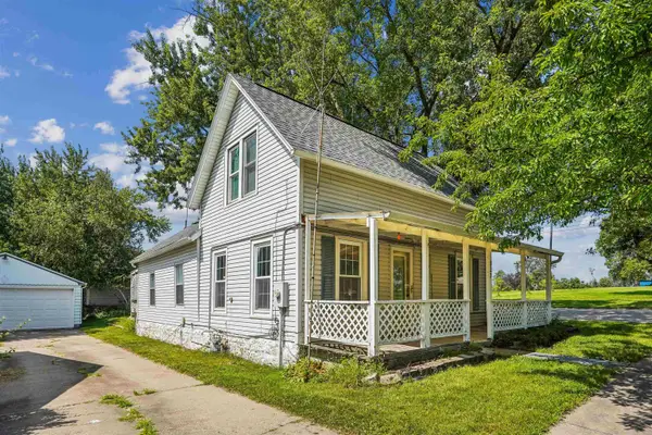 927 NW 2nd Street, Waverly, IA 50677