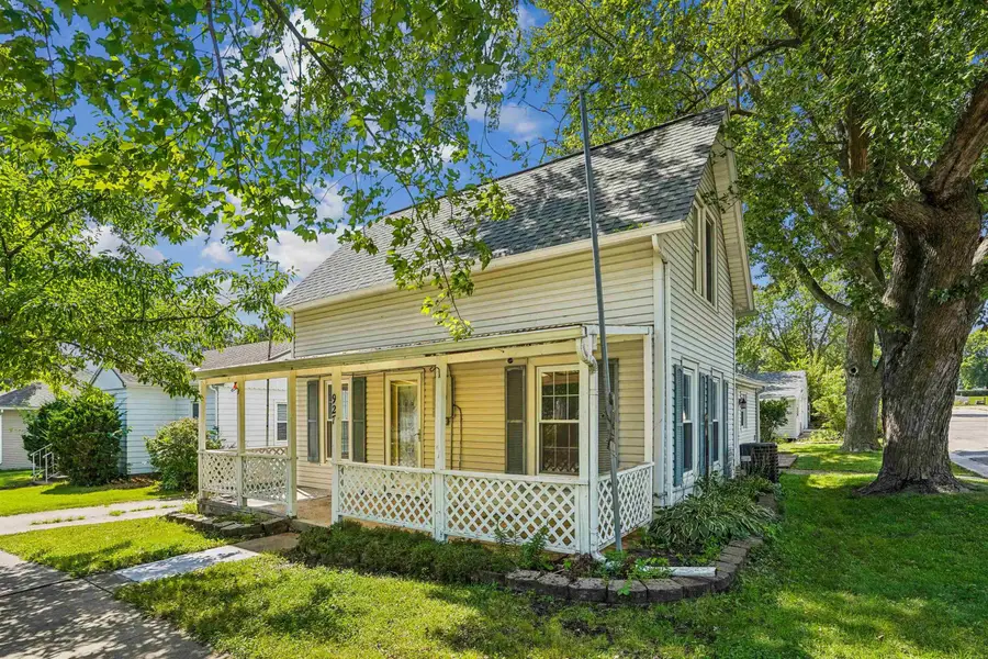927 NW 2nd Street, Waverly, IA 50677 - #2