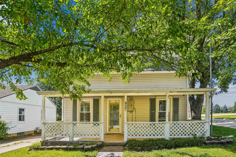 927 NW 2nd Street, Waverly, IA 50677 - #3